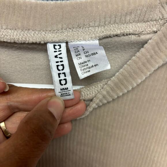 Divided Velvet Ribbed Cropped Sweater Crewneck Corduroy Womens Small Preppy Y2K - Picture 7 of 9